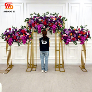 Camino de Mesa de Rosas de Seda Artificial con Diseño Asimétrico, Tamaño Personalizable para Decoración de Bodas - Product Image 1