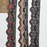 Dentelle de luxe perlée avec cordon et sequins, bordure ondulée festonnée brodée pour la décoration d'Abaya, Kaftan, Baju Kurung