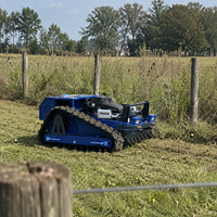 Tondeuse robot à chenilles RC 200m avec largeur de coupe de 550mm, moteur Loncin 224cc et chenilles en caoutchouc pour herbe haute et broussailles agricoles