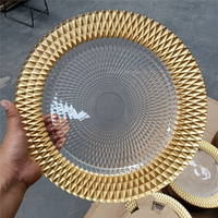 Assiettes en verre transparent doré pour les fêtes de mariage, modèle d'assiettes rondes européennes, avec des motifs simples et modernes.