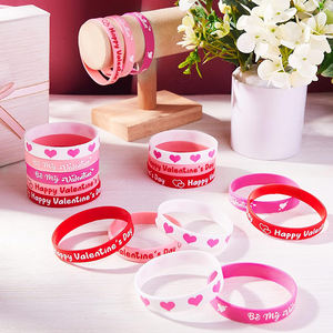 Venta al por mayor personalizado amor pulsera de silicona Día de San Valentín Rosa goma alfabeto letra impresión pulsera para parejas - Product Image 6