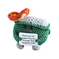 Décoration de bureau créative en tricot, motif 'Dumpster Fire', jouet en peluche fait main au crochet pour le soutien émotionnel, accessoire de bureau amusant et ornement