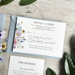 Invitación de Boda Acrílica con Impresión UV de Flores de Jardín en Colores Pastel, Elegante y de Lujo - Product Image 2