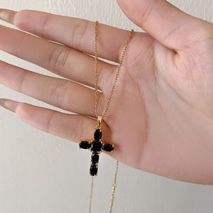 Nuevo Collar de Cruz de Acero Inoxidable con Circonita y Baño PVD Antideslustre al por Mayor para Mujer, Cadenas Modernas con Baño de Oro - Product Image 1