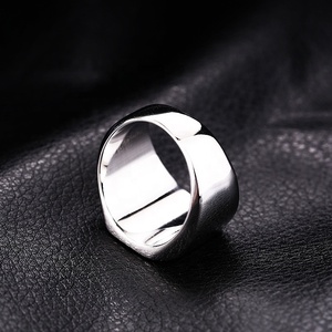Bague Chevalière Double Aigle en Acier Inoxydable 316L Étanche pour Homme – Argent/Noir/Or – Bijou Audacieux et Masculin - Product Image 3