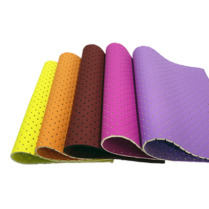 Échantillon gratuit <span class=keywords><strong>de</strong></span> tissu en néoprène perforé respirant coloré, éponge en caoutchouc, polyester, nylon pour sièges <span class=keywords><strong>de</strong></span> voiture, sacs fourre-tout - Product Image 6