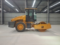 Compacteur vibrant professionnel à tambour unique en acier 8T pour la construction routière, adapté à l'asphalte et au sol