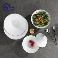 Assiette à soupe en verre opale blanc de 9 pouces avec bord argenté, vente en gros, assiette opale avec logo de marque, assiette de service profonde en opale laiteuse