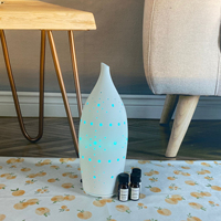 Machine de diffuseur de parfum de produit en céramique 2024 unique innovante avec diffuseur de parfum d'huile d'éclairage dégradé de sept couleurs