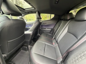 Usado para C-<span class=keywords><strong>HR</strong></span> 2019 2.0L CVT <span class=keywords><strong>SUV</strong></span> 171Hp, Volante a la Izquierda, Gasolina, Emisión Euro <span class=keywords><strong>V</strong></span>, Bajo Kilometraje, Alta Calidad, 5 Plazas - Product Image 4