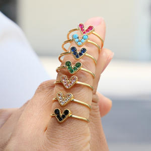 Anillo abierto en forma de corazón de latón chapado en oro de 18 quilates Europeo Americano con regalo de vacaciones de circón para <span class=keywords><strong>mujer</strong></span> - Product Image 1