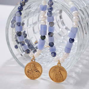 Collar de Perlas de Agua Dulce con Colgante Temático de Oro, Mezcla de Piedras Naturales Geométricas, Uso Diario Unisex - Product Image 1