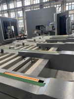 Station de travail multifonctionnelle WEIKE CNC W5 intégrant la découpe, le fraisage et le perçage pour la fabrication de fenêtres et de portes en aluminium