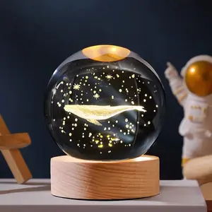 Hadiah natal 3D Galaxy bola kristal dasar kayu sistem surya lampu LED Planet kamar tidur meja dekorasi lampu malam