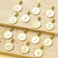 Pendentif Breloque Classique Fait Main DIY 26 Lettres Anglaises en Acier Inoxydable Coquille Ronde Initiale Accessoires Bijoux Tendance