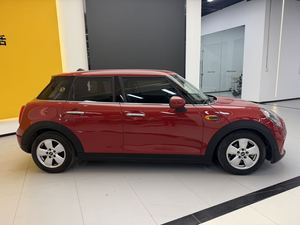 <span class=keywords><strong>MINI</strong></span> ONE 1.2T <span class=keywords><strong>2016</strong></span> Usado, <span class=keywords><strong>5</strong></span> <span class=keywords><strong>Puertas</strong></span>, Hatchback F55, Gasolina, Auto Urbano Pequeño, Volante a la Izquierda, <span class=keywords><strong>5</strong></span> Asientos, Vehículo Usado Económico en Stock - Product Image 4
