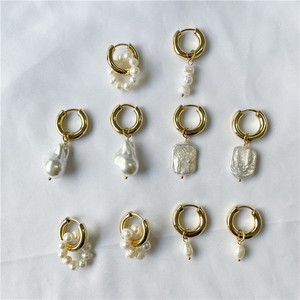 Anting Hoop Mutiara Air Tawar Alami Berlapis Emas 18k Baja Anti Karat Hipoalergenik Grosir SP untuk Wanita - Product Image 2