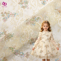 Tissu en dentelle brodée de fleurs et de perles à paillettes de qualité supérieure, combinaison de maille jacquard et d'organza à fil doré doux pour robe d'enfant