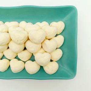 Vente en gros de collations lyophilisées <span class=keywords><strong>pour</strong></span> animaux de compagnie Friandises <span class=keywords><strong>pour</strong></span> chats Collations lyophilisées au <span class=keywords><strong>lait</strong></span> de chèvre <span class=keywords><strong>pour</strong></span> chiens Collations <span class=keywords><strong>pour</strong></span> dressage de chiots Collations <span class=keywords><strong>pour</strong></span> chats - Product Image 2