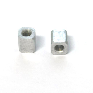 Tuercas Cuadradas Hechas a Medida de Acero al Carbono Q235 Niqueladas para la Fabricación de Equipos de Transporte Ferroviario - Product Image 1