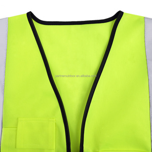Chaleco de Seguridad Reflectante Fluorescente de Alta Visibilidad ULTAC XP1005, con Bolsillos, Nivel D Básico, para Rescate de Emergencia, Trabajo al Aire Libre - Product Image 4