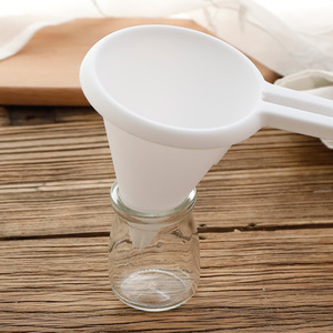 Handheld Cake Dispenser Batter Separator Funnel With Spout For Cupcake Baking Tools PP Material - Product Image 3