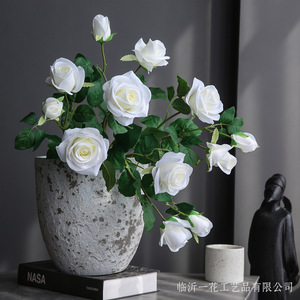 ดอกกุหลาบประดิษฐ์ ยี่ห้อ Yihua Floral Art สีขาว 3 หัว ทำจากผ้าไหม ตกแต่งบ้าน สไตล์นอร์ดิก ของประดับตกแต่งบนโต๊ะ - Product Image 1