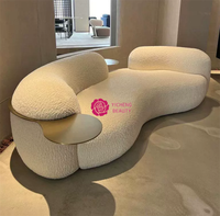 Yicheng beauté lumière luxe canapé petit appartement minimaliste loisirs créatif trois incurvé tissu crème Style réception canapé
