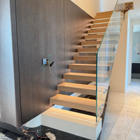 Escalier flottant intérieur moderne en bois massif personnalisable avec garde-corps en verre/bois, durable, écologique, garantie 3 ans