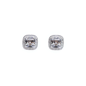 Boucles d'oreilles clous en or blanc E657 avec zircon taille princesse, serti halo géométrique, bijoux de mode classiques pour femme, pour mariage - Product Image 1