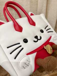 Bolsa Transversal de Pelúcia Dobrável e Portátil de Couro Microfibra Impermeável com Gato Branco Fofo e Gato da Sorte de Desenho Animado - Product Image 5