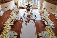 Table de Banquet Serpentine Moderne de Luxe pour Événements Royaux, en Acier Inoxydable avec Plateau en Verre, Table de Mariage