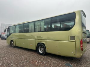 Autobús de Pasajeros Usado con Aire Acondicionado, 49 Asientos, Distribución 2+2, Puerta Central, Asientos de Cuero - Product Image 3