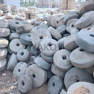 Rouleau <span class=keywords><strong>de</strong></span> meunerie antique <span class=keywords><strong>en</strong></span> <span class=keywords><strong>pierre</strong></span> <span class=keywords><strong>de</strong></span> forme <span class=keywords><strong>de</strong></span> pièce <span class=keywords><strong>de</strong></span> monnaie chinoise ancienne récupérée - Product Image 1