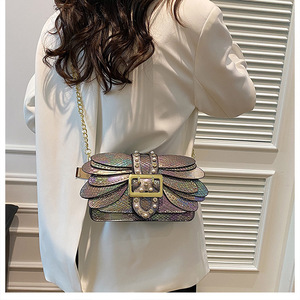 Borsa a Tracolla Piccola da Donna Collezione Prestige con Design a Catena Retrò Stile Europeo Americano - Product Image 5