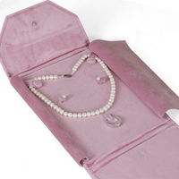 Pochette de rangement pour bijoux en velours perlé, sac de présentation à rabat pour boucles d'oreilles, bagues et pendentifs.