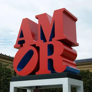 2024新到爱情主题金属工艺手工不锈钢阿莫尔字母雕塑