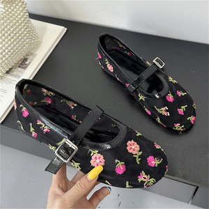 Chaussures plates en maille brodées florales pour femmes 2025 – Nouveau design élégant, chaussures à enfiler tendance pour l'été et l'automne - Product Image 2