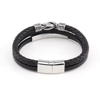 Bracelet en cuir pour hommes en acier inoxydable à la mode de style luxe avec logo personnalisé avec fermoir magnétique