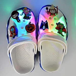 حليات حذاء croc LED بسعر المصنع بسعر الجملة حليات حذاء LED في المخزون حليات مجوفة