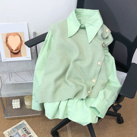 Ensemble 2 pièces pour femme : Chemise à col pointu et manches longues, Gilet en maille asymétrique à boutons perlés – Style Preppy pour le quotidien