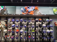 Magasin de motos Présentoir de casque de sécurité en métal Présentoir de casque de moto