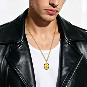 Merryshine - Medalla Amuleto Religiosa de San Miguel Arcángel, Chapada en Oro sobre Cobre Esmaltado Negro, Collar Protector Cristiano - Product Image 3