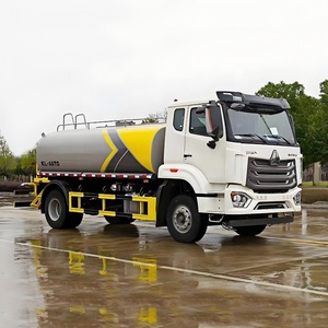 Export Ready Sinotruk Howo 14CBM 4x2 Diesel Water Distribution Truck with Engine Pump for Landscaping <b>Irrigation</b> Urban Cleaning - Product Image 3