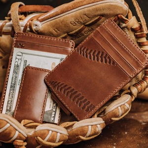 ซองใส่บัตรหนังแท้แบบเปิดด้านบน ดีไซน์วินเทจ บางเฉียบ ใส่บัตรได้หลายใบ พร้อมโลโก้สั่งทำพิเศษ สำหรับธุรกิจ ระดับไฮเอนด์ น้ำหนักเบา - Product Image 2