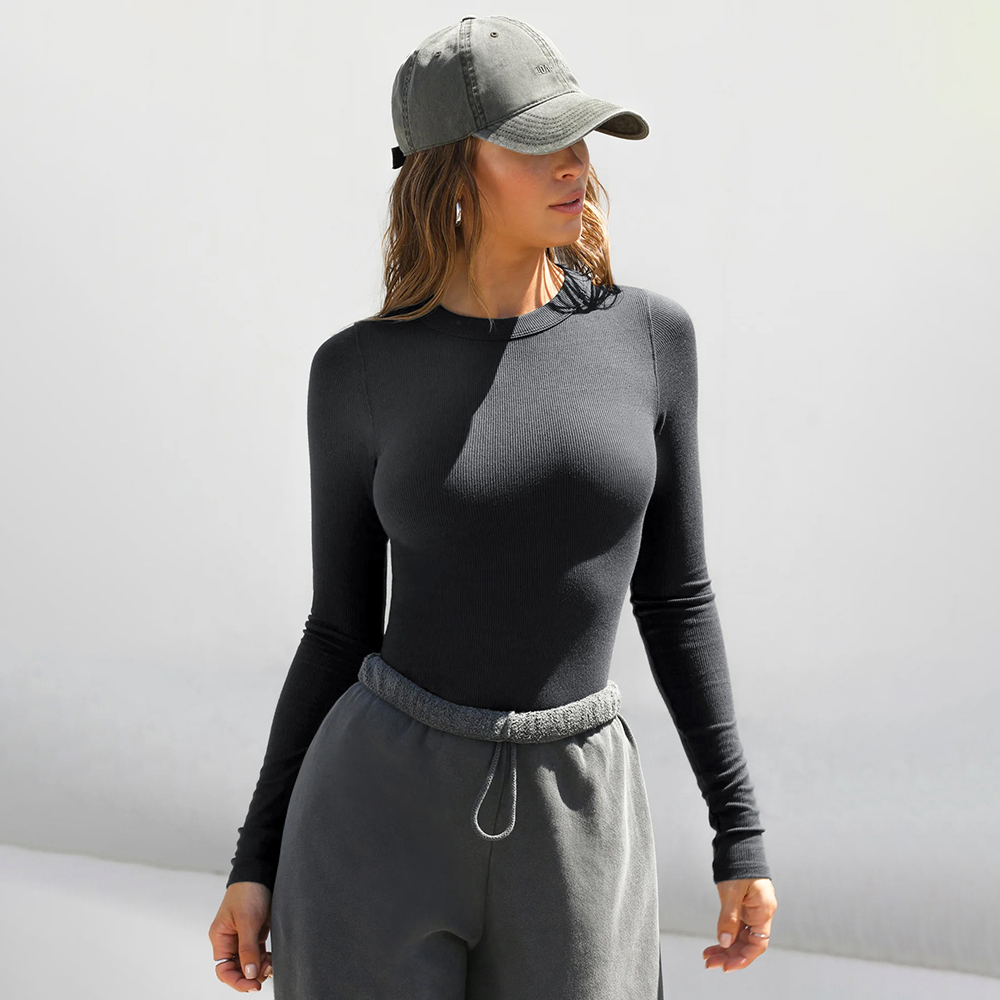 Gris oscuro
