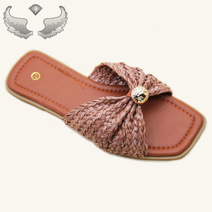 High-quality Fashionable Slip-on Casual Durable Wholesale Breathable Lightweight Women's <b>slippers</b> and Sandals - Product Image 2