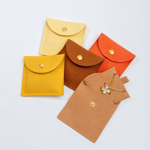 Ensemble de colis cadeaux en microfibre imprimés sur mesure pour bijoux, comprenant une boîte et une pochette - Product Image 1