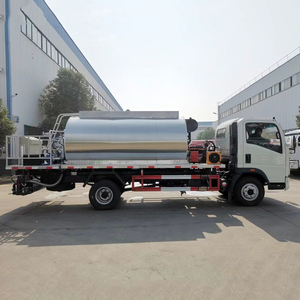 Camión Distribuidor de Asfalto HOWO 4X2 de 6000L con Bomba Inteligente de Alta Eficiencia a Precio Competitivo - Product Image 5