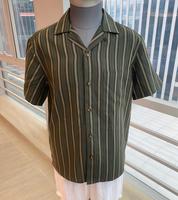 Kemeja Pria Lengan Pendek Bergaris Linen Kasual Gaya Eropa V-Neck Cepat Kering Bernapas Kualitas Tinggi Layanan OEM Cepat